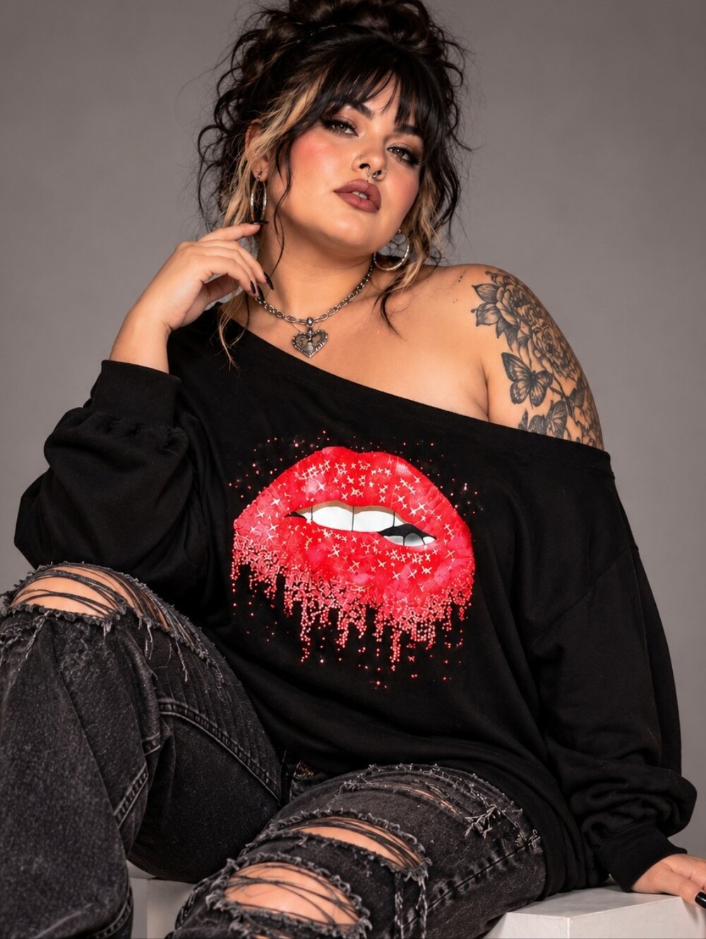 MAGICMK 4XL Black Off Shoulder Red Sequin Lips Slouchy Top